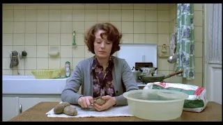 Jeanne Dielman (1975) by Chantal Akerman, Clip: Jeanne Dielman peels potatoes...