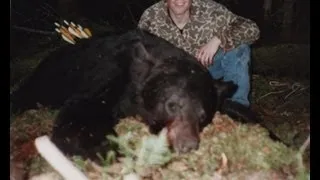 BLACK Bear BOW Kill Ontario Canada 1995 AWESOME IMPACT SHOT  CAPTURED