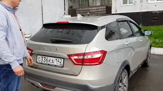 LADA VESTA SW CROSS детальный обзор багажника, и проверка уровня масла.