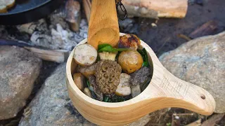 Morels, Ramps, and Sausage Recipe. Bushcraft cooking with wild edible mushrooms. #shorts