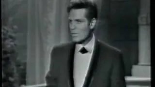 Jack Lord accepts an Oscar in 1964