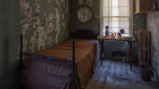 Abandoned Home That Hasn’t Been Touched Since The 1960s