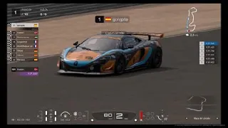 Gran Turismo™ 7. Carrera diaria B , circuito Sardegna carretera B , McLaren 650S Gr4...