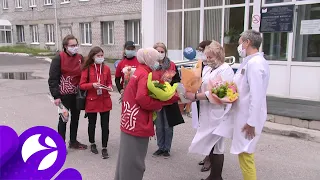 Волонтёры-медики Ноябрьска поблагодарили врачей за их труд
