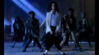 Michael Jackson dancing "Waka Waka"