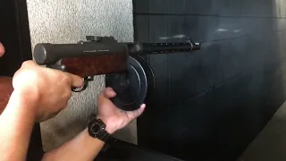 Shooting a Finnish Suomi KP/-31 in 9mm