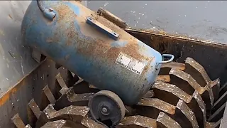 Putting the behemoth full of gas tanks into the shredder is too scary😱😱