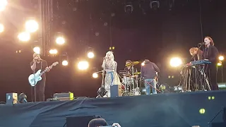 Aurora- Soft Universe LIVE