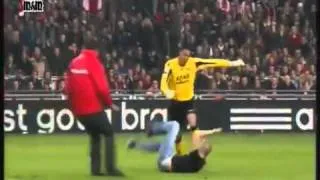 Hooligan attacks Goalkeeper Esteban FIGHT - Ajax vs AZ