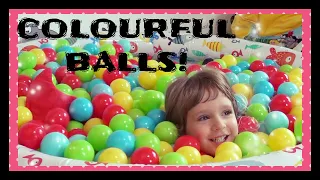 COLORED BALLS EVERYWHERE in the house ! 1 МИЛЛИОН ШАРИКОВ! Цветные шарики везде в квартире!