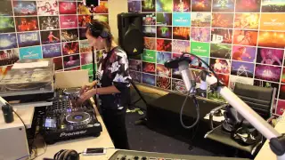 Lady Waks In Da Mix #329 (06-05-2015)