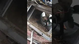 Промывка радиатора печки УАЗ 3303,новый расшеритель и сюрприз в печке!!!!