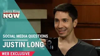 Justin Long answers YOUR questions from social media | Web Exclusive