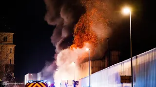 Ausgedehnter Großbrand in Neuwied - Feuerwehren aus ganz Rheinland-Pfalz im Großeinsatz | 26.03.2021