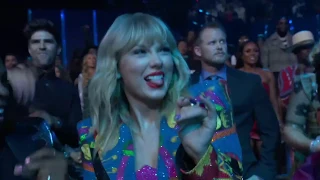 Taylor Swift reactions & backstage at the VMA