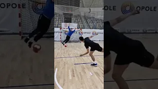 just WOW 🤯🤯 amazing handball skill! #handball #shorts #short #viral #youtubeshorts