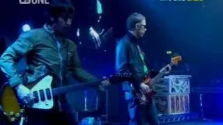 Oasis - Slide Away (Live Wembley 2008) (High Quality video) (HD)