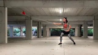 Practicing one particular move, rope dart. 嘗試理解、操作繩鏢之二郎擔山。