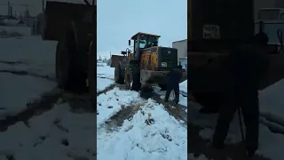 перевозка комбайна на трале зимой