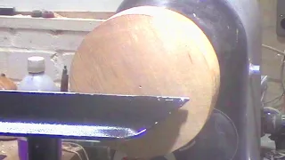 Woodturning an Ash Bowl with Stunning Texture and Colour Shift Paint