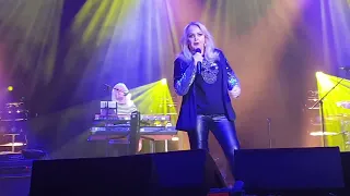 Bonnie Tyler ""The Beat is yet to come"live in Balingen (Volksbankmesse,20.10.2023)