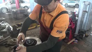 Toyota Hilux Surf 130 . Замена ступичных подшипников , продолжение видео про бронзовые втулки .