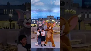 Kids with Tom & Jerry at Warner Bros Abu Dhabi