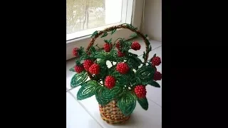 Земляника из бисера. Strawberries from beads