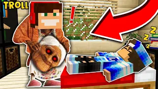 STRASZĘ PRZYJACIELA PRZEBRANY ZA STRASZNĄ BABUSZKĘ W MINECRAFT?! GPLAY & LAKI