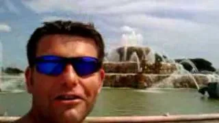 Martien is singing the Married with Children song by Buckingham Fountain in Chicago