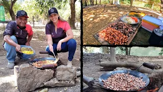 Pescamos e fizemos  arroz carreteiro no disco de arado na beira do rio