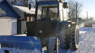 Як це працює ❓ Відвал для снігу із металолому. Трактор МТЗ 80. Горнемо сніг по селу