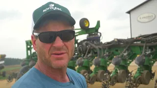 Dan talks about planter setup 02