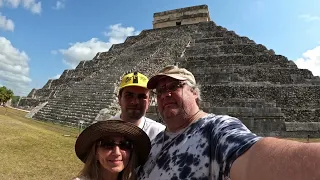 Наша Chichen-Itza.