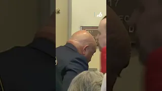 Convicted murderer ATTACKS his own lawyer in a Florida courtroom #caughtoncamera