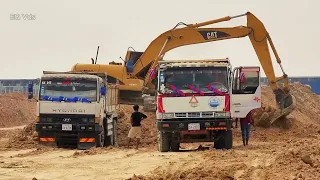 Wonderful!! Skill Operator Excavator 230D Push Soil & Stone​ Dump Truck Unloading