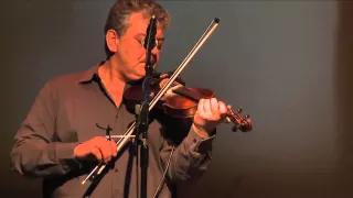 The Máirtín O'Connor Band play 'The Home Ruler': Traditional Irish Music from LiveTrad.com