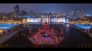 Зажгли огни на главной елке Самары