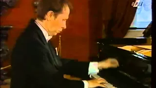 Pletnev plays Tchaikovsky The Seasons