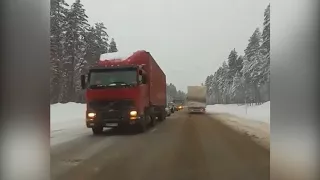 Среди погибших в аварии в Тихвинском районе четверо жителей Вологодской области