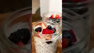5-min Overnight Chia Pudding before bed saves you SO much time making it the morning of, MUST TRY!
