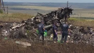 Pro-Russia separatists control access to crash site