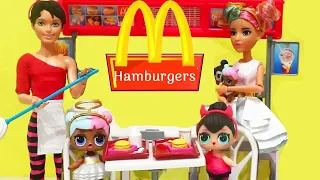 Sniffycat Barbie Families ! The SUGAR & SPICE FAMILY McDonald's Drive Thru Fail Toys and Dolls Fun