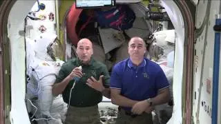 Space Station Crew Talks with Seattle Area Students About Life On-Orbit