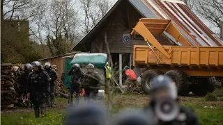 Notre-Dame-des-Landes : affrontements lors de l'opération d'expulsion de la ZAD