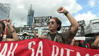 Philippines: Demonstrators rally against constitutional reform on revolution anniversary | AFP