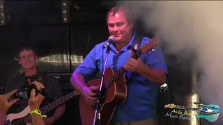 Troy Cassar Daley - (live)- With Gavin Butlin sing River Boy at AIRLIE BEACH Festival of Music 2017