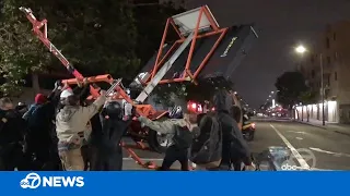 Oakland mayor reacts after protest supporting Portland turns violent,  police station vandalized