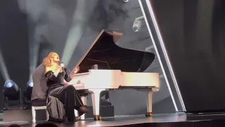 Turning Tables - Adele (Live at Weekends With Adele )