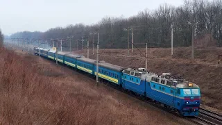 CHS8-021 | Train No 779 Sumy - Vinnytsia | VL80k-116 with freight train